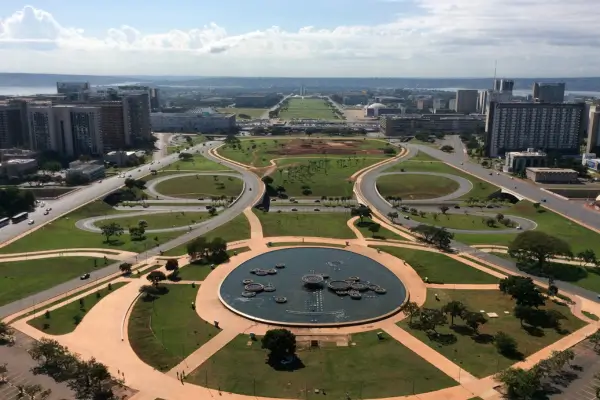 Cicloturismo Jovem em Brasília: Descubra a Capital de Bicicleta Elétrica com Facilidade